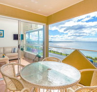 Avalon 1 - overlooking beautiful Convent Beach - Rent Accommodation
