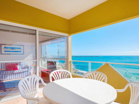 Avalon 4 - Right Across The Road From Convent Beach - Uninterrupted Views - Rent Accommodation 0