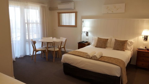 Bathurst Gold Panner - Rent Accommodation 0