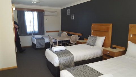 Bathurst Gold Panner - Rent Accommodation 2
