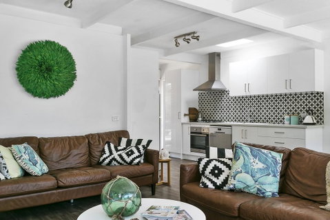 Beach Break On Hardy - Walk To Foreshore - Rent Accommodation 3