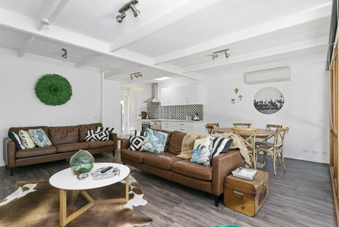 Beach Break On Hardy - Walk To Foreshore - Rent Accommodation 0