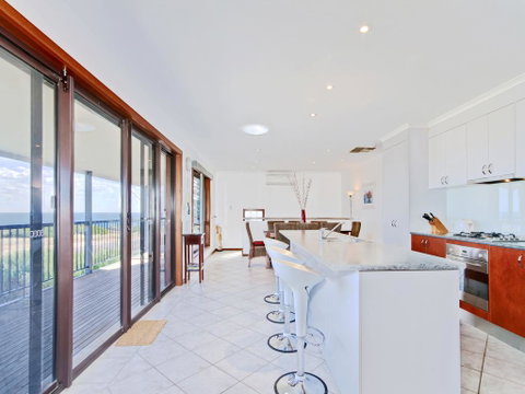 Beach House At Moana - Rent Accommodation 3
