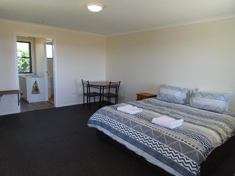 Redgate Country Cottages - Rent Accommodation 0