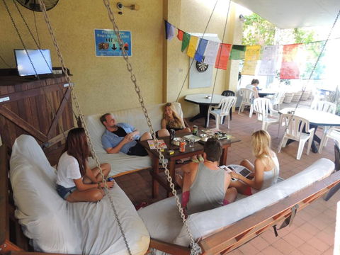 Reef Lodge Backpackers - Rent Accommodation 3