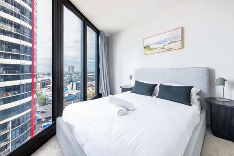 Resort Style Living 2 Bed Apt With Pool BBQ - Rent Accommodation 3