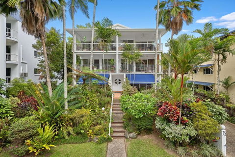 Ribbons Beachfront Apartments Clifton Beach - Rent Accommodation 0