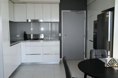 River View Apartment In Brisbane With Parking - Rent Accommodation 3