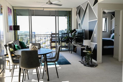 River View Apartment In Brisbane With Parking - Rent Accommodation 1