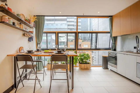 Riverside Apartment Melbourne CBD - Rent Accommodation 0