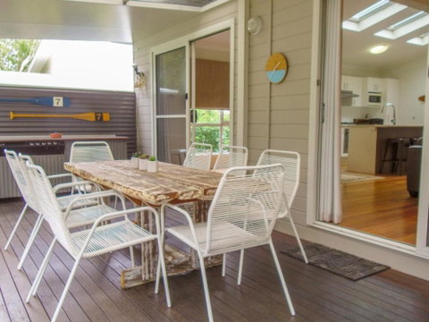 Riverside Retreat - Rent Accommodation 1