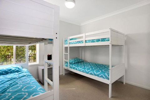 Riverside Views Hawks Nest - Rent Accommodation 3