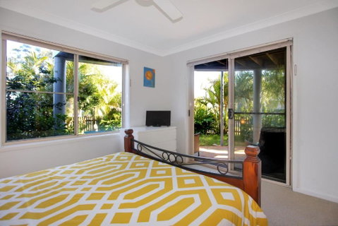 Riverside Views Hawks Nest - Rent Accommodation 2