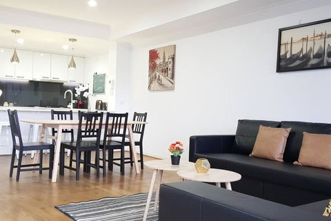 RiverView Spacious 3BR2Bath2Car WifiPoolGym Crown - Rent Accommodation 2