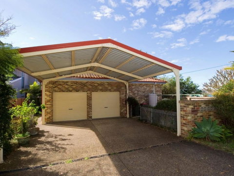 Salamander Beach Front - Rent Accommodation 2
