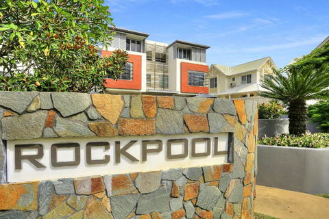 Rockpool No 4 Beachfront Unit - Rent Accommodation 1