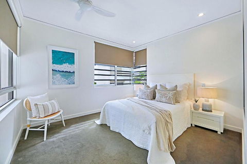 Rockpool No 4 Beachfront Unit - Rent Accommodation 2