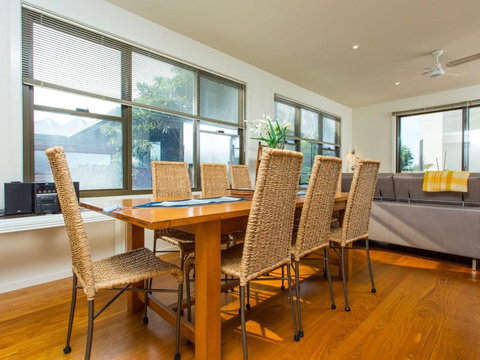 Rolling Waves No 2 - Rent Accommodation 2