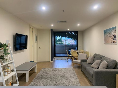 Rooftop Infinity Pool - St Kilda Luxury - Rent Accommodation 2