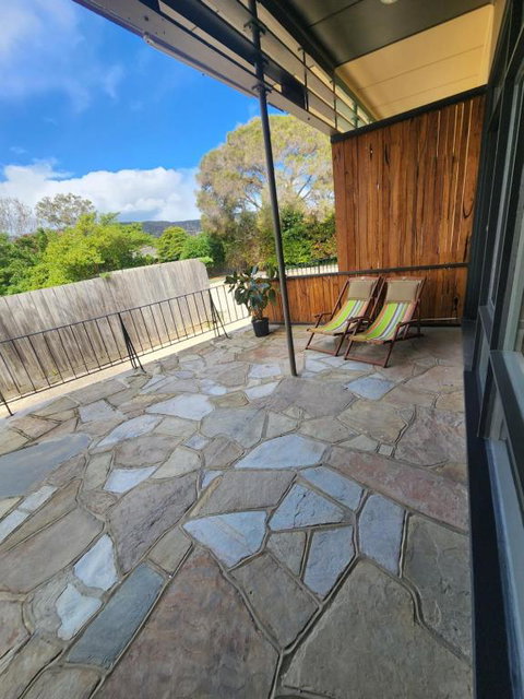Rosebud Retro Retreat - Rent Accommodation 3