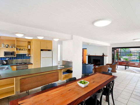 Ross Cres Spacious Private Beach House - Rent Accommodation 3