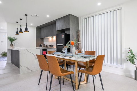 Rousehill 5Br With Pool Near Shopping Centre&Train - Rent Accommodation 0