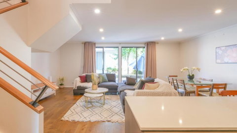 Rousehill 4Br House Close To Train&Shopping&Parks - Rent Accommodation 1