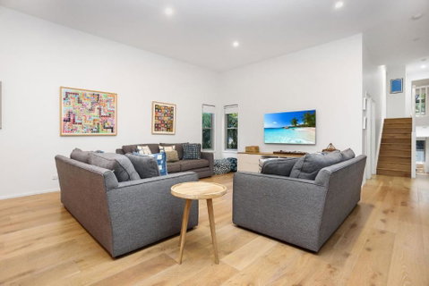 Russell Street Retreat - Rent Accommodation 2