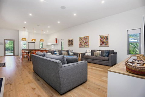 Russell Street Retreat - Rent Accommodation 0