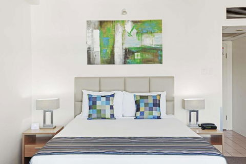 Rydges Esplanade Resort Cairns - Rent Accommodation 0