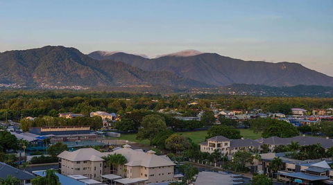 Rydges Esplanade Resort Cairns - Rent Accommodation 1