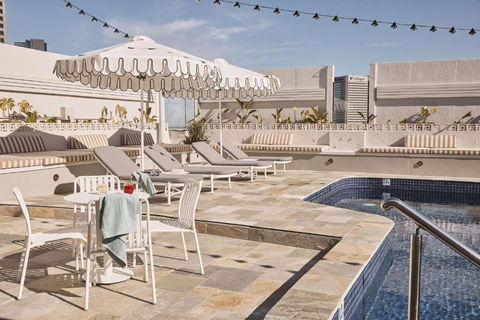 Rydges Melbourne - Rent Accommodation 1