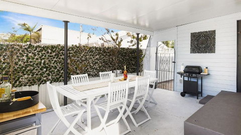 Salamander Sweet Foreshore Drive - Rent Accommodation 0