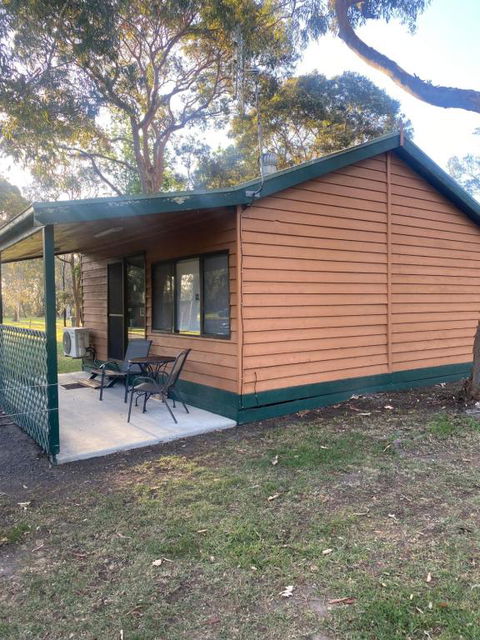 Sale Caravan Park - Rent Accommodation 1