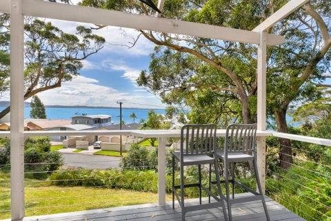 Sally Beach House With Ocean Views - Rent Accommodation 0