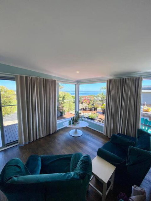 Salty Paws Dog Friendly Luxe Cottage - Rent Accommodation 0