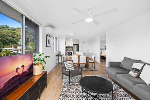 Salty Sea Breeze Apartment 500m To Waters Edge - Rent Accommodation 0