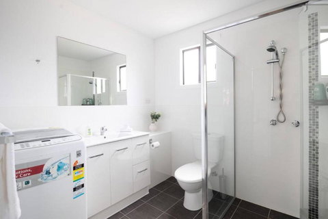 Salty Vibes - Rent Accommodation 2