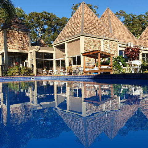 Sanctuary Resort Motor Inn - Rent Accommodation 0