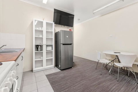 Sanctuary Resort Motor Inn - Rent Accommodation 1