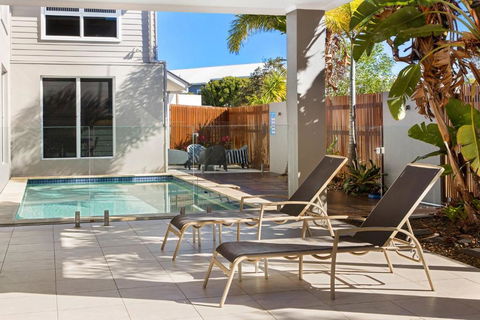 Sand And Sea Beach House - Rent Accommodation 0