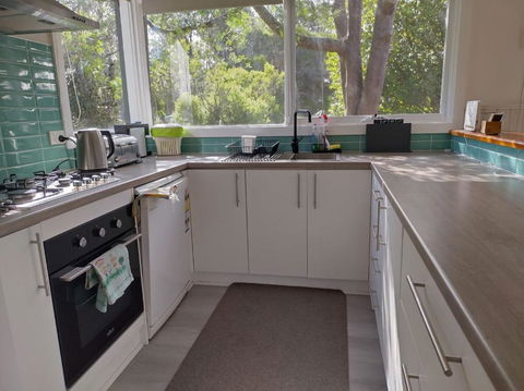 Sanders Beach House - Rent Accommodation 2