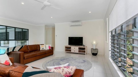Sandcastles - Palm Cove - Rent Accommodation 3