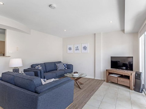Sandcastles 7 8 Ala Moana Way - Rent Accommodation 3