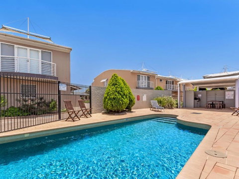 Sandcastles 7 8 Ala Moana Way - Rent Accommodation 0
