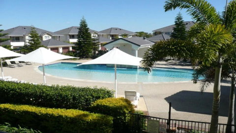 Sands 16, 20 - 22 Pacific Parade - Rent Accommodation 1