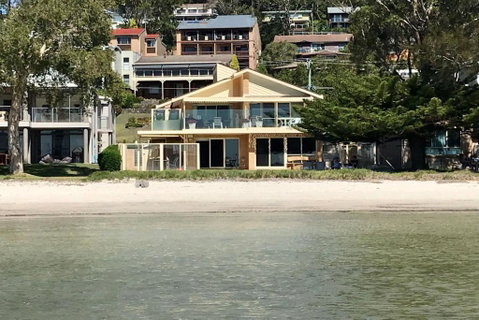 Sandy Beach House Corlette Unit 1 Waterfront WI-FI Aircon - Rent Accommodation 0