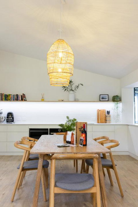Surfside Retreat - Rent Accommodation 3