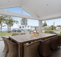 Beauty and the Beach' 88 Foreshore Drive - large home with WIFI  water views - Rent Accommodation