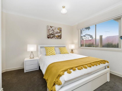 Bellevue - Rent Accommodation 3